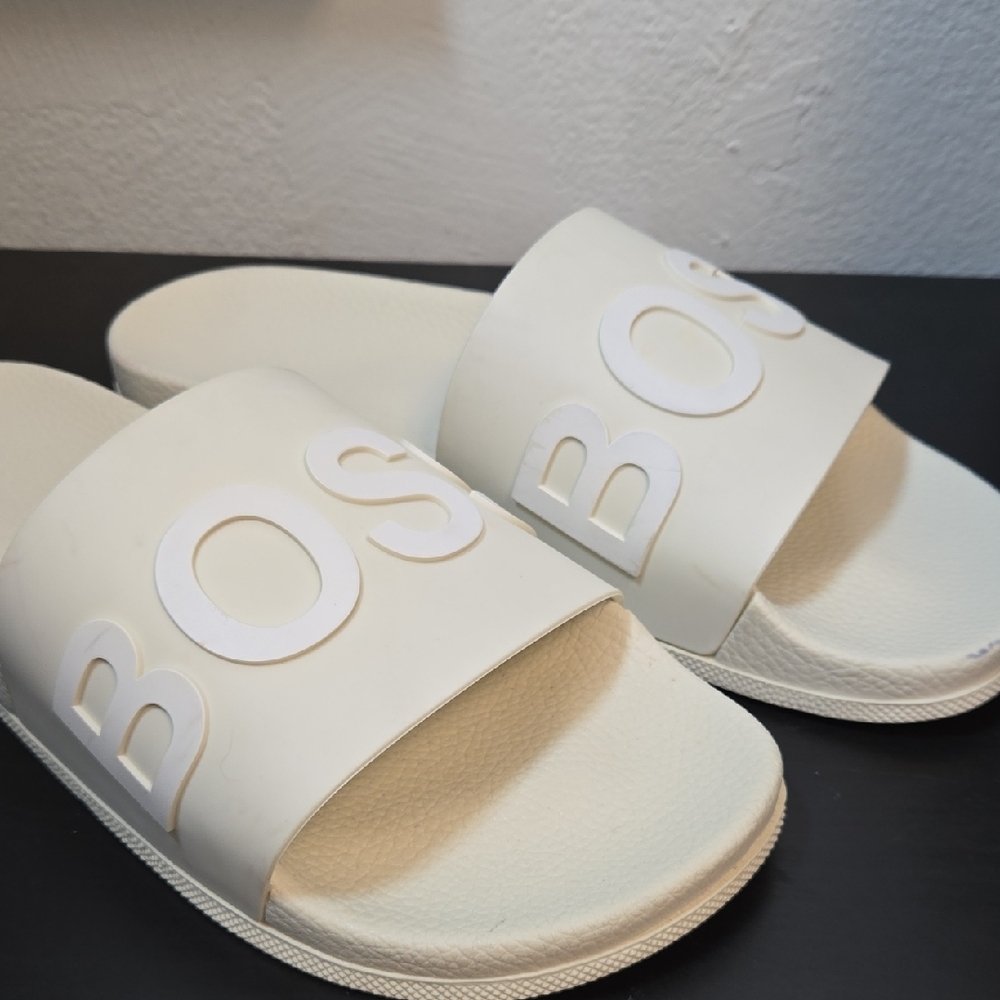 NWT Boss Cream Slide Sandals with Logo * READ DESCRIPTION